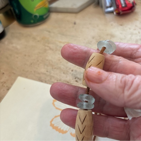 HANDMADE BRACELET LEATHER CORD WOOD DOWS 6 ROUND STONES - Picture 5 of 8